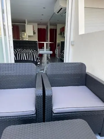 Naturist Paradise In « Swinging Cap » אגדה