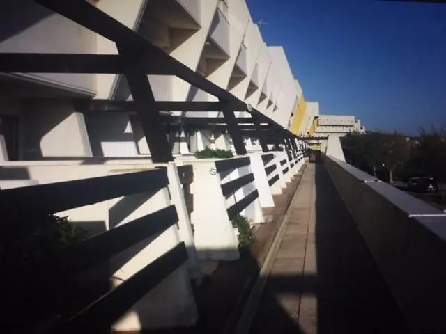 Naturist Paradise In « Swinging Cap » * אגדה