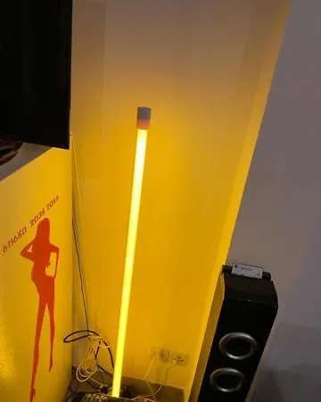 Naturist Paradise In « Swinging Cap »