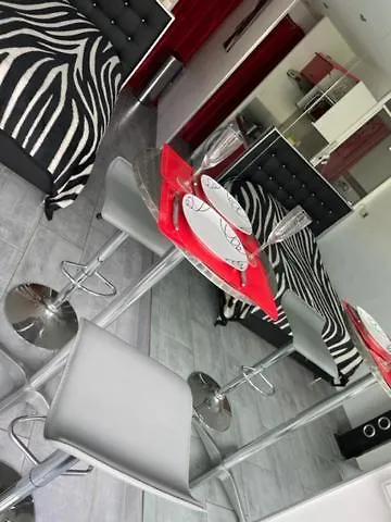 Naturist Paradise In « Swinging Cap » アパート *