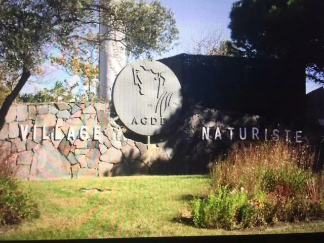 Naturist Paradise In « Swinging Cap » アパート