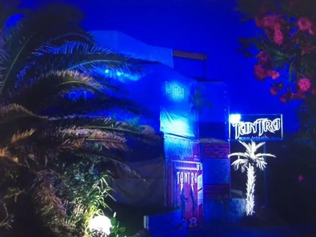 Naturist Paradise In « Swinging Cap »