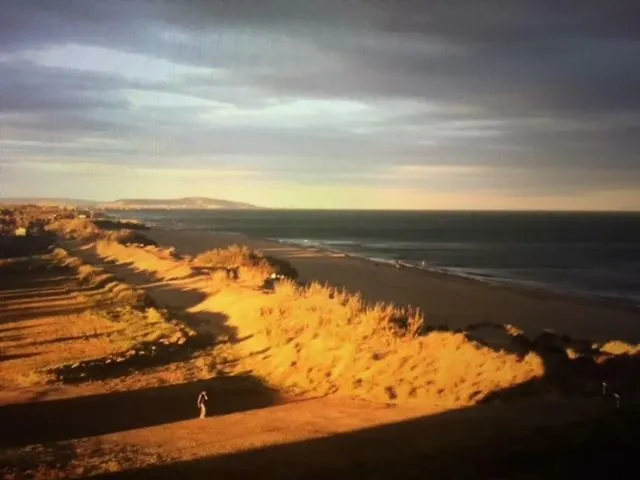 Naturist Paradise In « Swinging Cap »